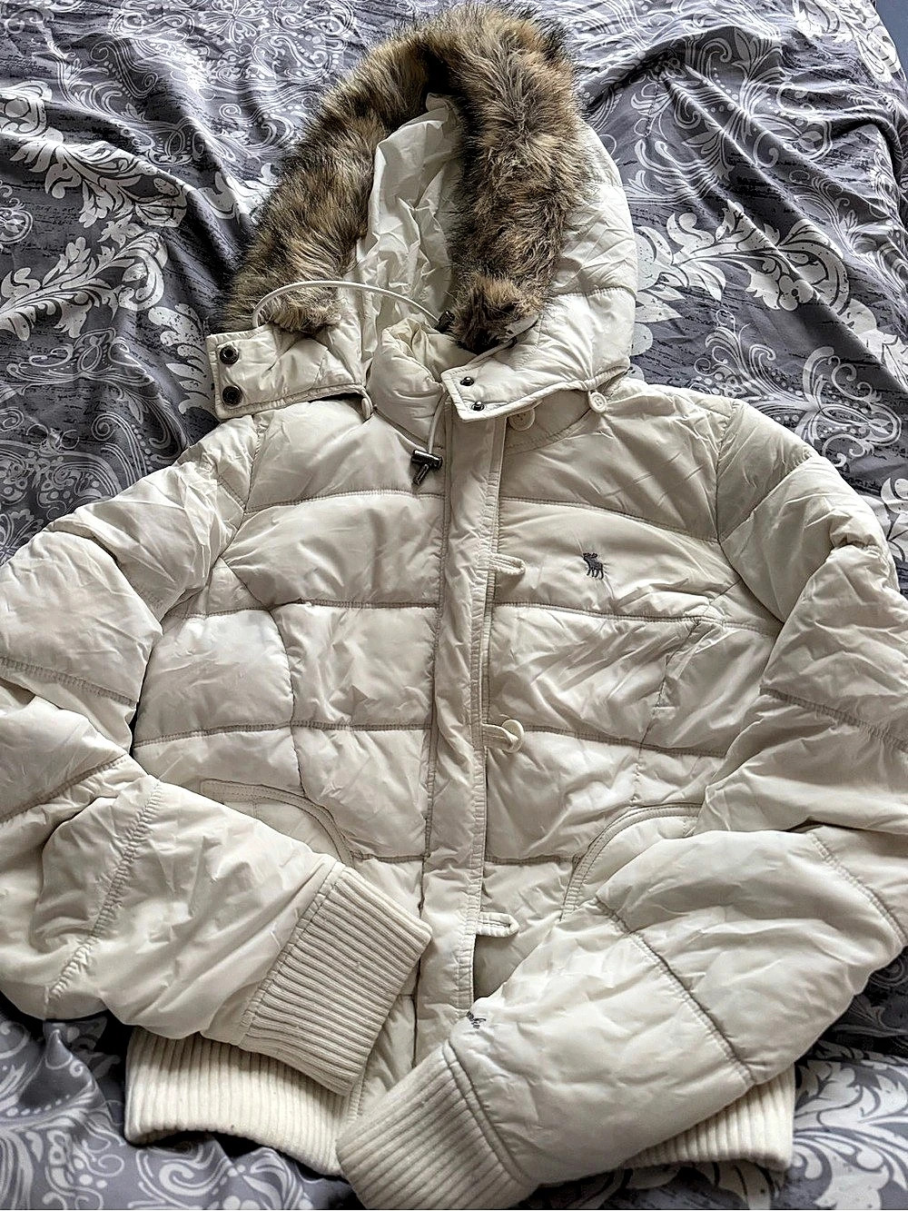 Abercrombie & Fitch Puffer Jacket in White Size Large